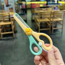 兒童手工安全剪刀 自動回彈不傷手 幼兒園寶寶三歲起, 新品黃鴨, 1個