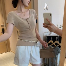 단추 포켓 디자인의 여성용 반소매 티셔츠 봄 상의