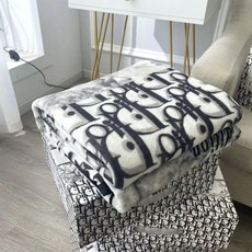 Christian Dior 法蘭絨毛毯