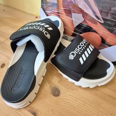 디스커버리 슬리퍼 버킷 슬라이드 ZBS 블랙 화이트