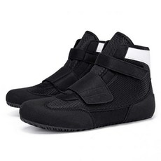 Xijirk 남아용 트레이닝 스니커즈 하이탑 디자인 견고한 접지력의 밑창 레슬링 및 복싱 스타일 내구성이 뛰어나고 가벼운 소재로 경기 연습 체육관 운동에 적합 블랙