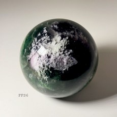 石至晶日 SZJR 夢幻雪花羽毛螢石球，直徑8.5cm，平靜療癒能量，天使之翼，居家裝飾擺件, FFS6