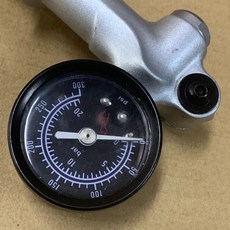 時尚單車 WRENCH FORCE避震器專用打氣筒，輕巧便攜，高精度氣壓表，適用多種避震器, 1個