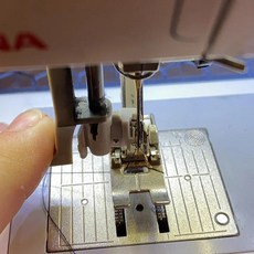 베르니나 재봉틀 바늘 꿰는 도구 플라스틱 금속 재질, 1개, 기본