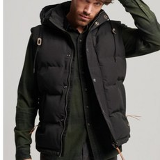 Superdry Everest 連帽防風保暖背心，黑色拼接科技羽絨, 1個