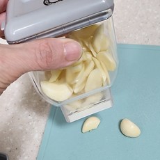 마켓주하 마늘 세절기 편마늘썰기 마늘슬라이스세절기, 투명, 1개