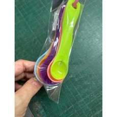 【4P14-5】精準測量烘焙料理好幫手 多尺寸選擇 輕鬆易收納, 1個, 5入塑膠量匙-有染色