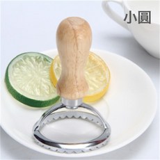 DFMEI 鋅合金壓餅乾模具廚房木柄點心餃子皮模具烘焙專用壓花工具, 1個, 小圓餅乾模具【9.6*5*5cm】:如圖