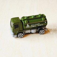 輕型軍事車合金車模型玩具，多款可選：導彈車、砲彈車、坦克車、迷彩運輸車、戰鬥車, 1個, 油罐車