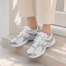 나이키 V5 RNR 여성 발편한 운동화 깔끔한 메탈릭 발볼 편한 스니커즈 신발주머니증정
