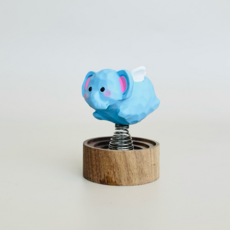 搖搖樂車載香薰擺件 可愛裝潢精油擴香器, 飛翔小象搖搖擺件【送止滑貼片