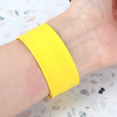 옐로우 실리콘 요술팔찌 원터치 손목밴드 행사용
