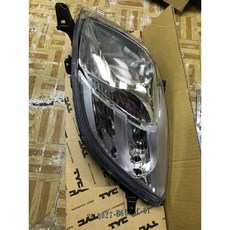 TNSK TOYOTA YARIS 大燈 電調水平附馬達 09-2013年 TYC製 (無HID型), 1個, 駕駛左邊