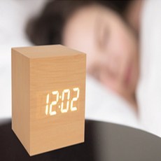 두리 LED 큐브 탁상시계 알람시계, 흰색
