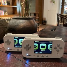 TRIMUI SMART 掌上遊戲機 復古經典 輕巧便攜 多款內建遊戲, 白色, 1個, 25568563