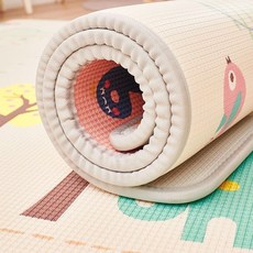 嬰幼兒加厚拼接可摺疊泡沫爬行墊，家用客廳地墊, 雙面圖案0.5釐米厚【圖案隨機】,90CM*140CM