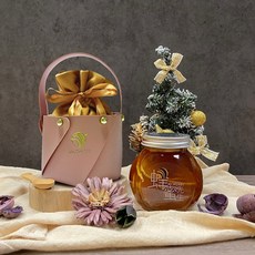 Mr.HONEY 蜂蜜先生 蜂蜜漬竹薑提籃組(240g) - 台灣在地竹薑與純正蜂蜜完美結合，暖心暖胃的健康養生首選, 1個, 粉色皮質提籃+金色絨布袋+竹湯匙