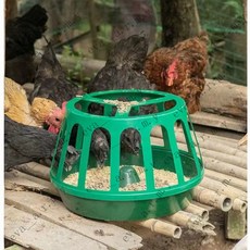 綠色飼料桶 餵雞食槽 鴨鵝餵雞神器 飼料桶 自動餵食雞 飼料盆 養雞自動餵食器, 1個, 25長度 12投餵口 熟膠