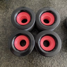 66mm長板輪 寬50mm 大核心輪 測試輪 藍色82A 紅色85A, 如圖所示, 1個