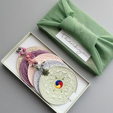 외국인선물 한국 전통 연꽃 누비 컵받침 5P 세트 한국기념품, 혼합색상, 1개, 태극 연꽃컵받침5P, 보자기포장