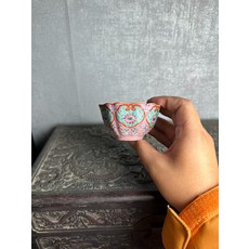 早期手繪琺瑯彩粉地纏枝寶相蓮如意紋花口杯 陶瓷茶杯 主人杯, 商品主圖, 1個