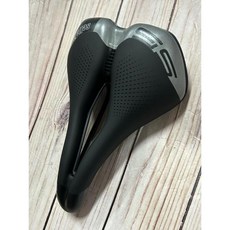 selle italia MAX S5 義大利製 低風阻 短鼻頭寬版人體工學 簍空座墊