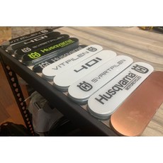 Husqvarna 401 車標 logo 名牌 側標, 1個, 白 SVARTPILEN