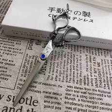 專業理髮剪刀 銀色手柄 寶石螺絲 齒紋刀刃, 1個, 如圖所示