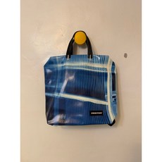 Freitag F201 Pete 瑞士防水卡車帆布後背包 - 數位印花藍色建築, 1個