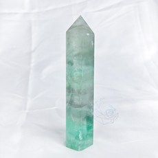 мσσи_нασ ᙏ̤̫͚ 紅84 螢石柱 高透 環形千層 彩虹光 綠螢石 透明螢石, 1個