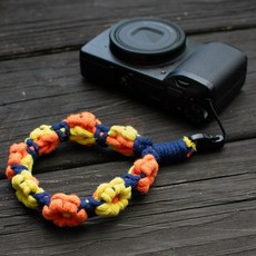 現貨24H 相機手腕繩 編織手腕繩 純手工編織 可快拆 編織小花 手腕繩, 1個