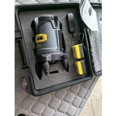 5線 綠光 鐳射水平儀 含全新充電器 兩塊電池, 1個