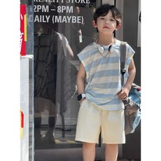 兔巴叮童裝夏季新款男童藍色透氣條紋無袖背心，輕薄舒適，時尚百搭