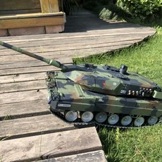 1/16比例 金屬德國豹2遙控坦克，大型軍事模型，2.4G遙控，仿真坦克模型，收藏級軍事模型，兒童成人玩具, 1個, 金屬一般版