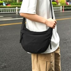 가벼운 데일리 크로스백 슬링백 메신저백 남성 여성 학생 아이패드 가방