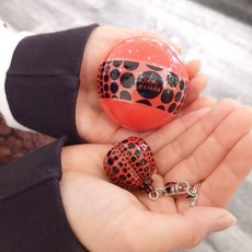 草間彌生 Yayoi Kusama 經典南瓜造型吊飾鑰匙圈 (紅), 1個