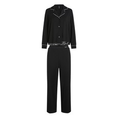 칼 라거펠트 시그니처 잠옷