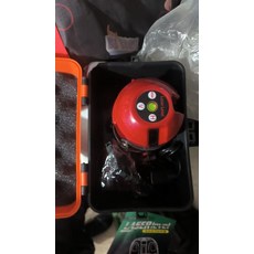 鐳射水平儀 紅光 兩線, 1個