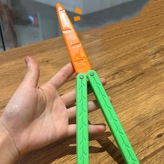 빌리네집 당근칼 발리송 틱톡나이프 피젯 토이 3D 장난감칼 4개 1세트, 1개