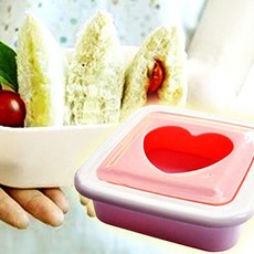 PS樂【J106】愛心造型三明治模具 口袋土司DIY壓模 愛心早餐製作, 1個, 隨機出貨