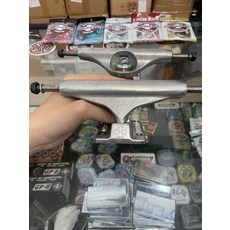 independent 因地 indy 滑板進口橋 鍛造底座 雙空橋 尺寸139 pu基本無磨損, 如圖所示, 1個