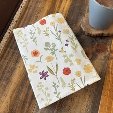 【神秘花園-白色】書衣 書套 可調式 布書衣 A6 A5 B6, 1個