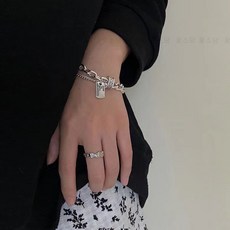 꽃소담 남자 써지컬스틸 금전운 불교 팔찌 스퀘어 이니셜 각인 패던트 번색방지 체인 팔찌 남자친구 선물 케이스포장 JQL121