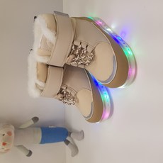 아가방 50% 겨울 베이비페어 너는 스타! 유아 부츠 후끈 퍼패딩 부츠/ 걸을 때마다 반짝반짝 부츠/ 눈위에서도 발시렵지 않아요 푸근한 겨울 퍼패딩 부츠 / 유아 방한 부츠