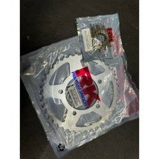 SUZUKI GIXXER 250 SF 前齒 後齒 鏈條 油封鏈條 黃金油封鏈條 加重鏈條 新莊 三重 檔車專家, 1個, RK黃金油封鏈條