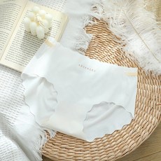 ᴅ.ʏ sʜᴏᴘ/【台灣 】涼感無痕女內褲 孕婦內褲 舒適材質 台灣賣家