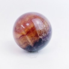 ₍мσσи_нασ ᙏ̤̫͚ ₎紅77 螢石球 5cm 環狀千層 山形千層 絲質 星空光 帶彩虹光 紫螢石