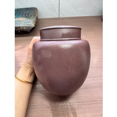 紫砂茶葉罐 原礦紫泥製作 線條流暢 蓋子雙線條裝飾 口徑9.5釐米 高度16釐米 一斤容量, 如圖所示, 1個