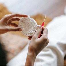 뜨개질 바늘 가벼운 플라스틱 손잡이 스웨터 공예용 크로셰 도구, 1개