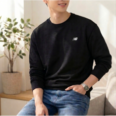[정품/빠른출고] 뉴발란스 맨투맨 남녀공용 커플 스탠다드핏 스몰로고 라운드넥 긴팔티 AP2602